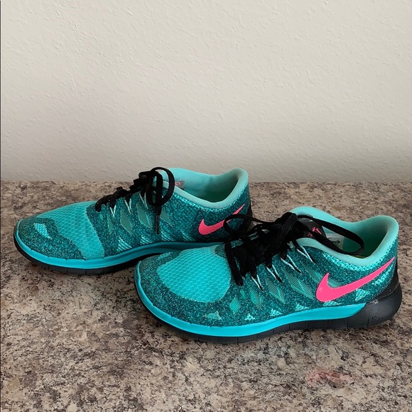 Nike Shoes - Picture 7 of 7